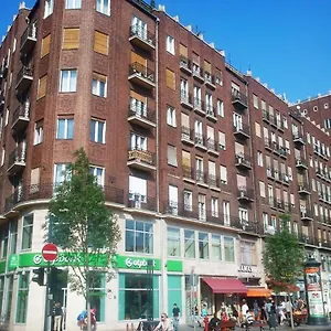 paprika-apartments-in-city-center.inbudapesthotels.com/